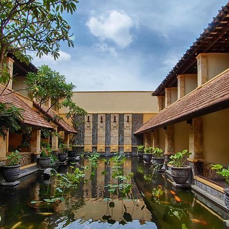 Lotus Garden Hotel By Waringin Hospitality Kediri  Eksteriør bilde