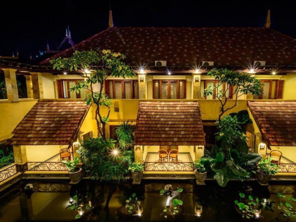 Lotus Garden Hotel By Waringin Hospitality Kediri  Eksteriør bilde