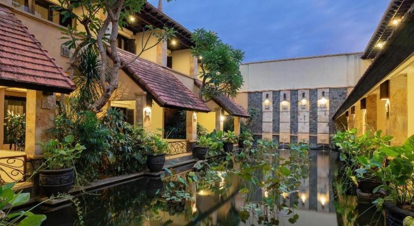 Lotus Garden Hotel By Waringin Hospitality Kediri  Eksteriør bilde