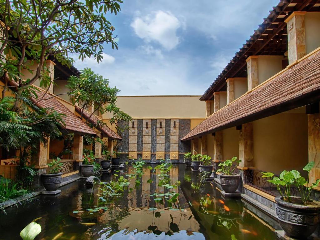 Lotus Garden Hotel By Waringin Hospitality Kediri  Eksteriør bilde